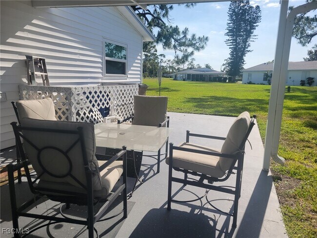 21 Dawn Flower Cir in Lehigh Acres, FL - Building Photo - Building Photo