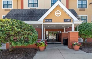 Furnished Studio-Merrillville - US Rte. 30 in Merrillville, IN - Building Photo