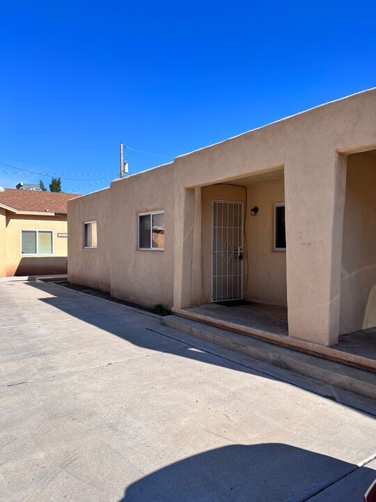 5315 10th Ct NW in Albuquerque, NM - Building Photo