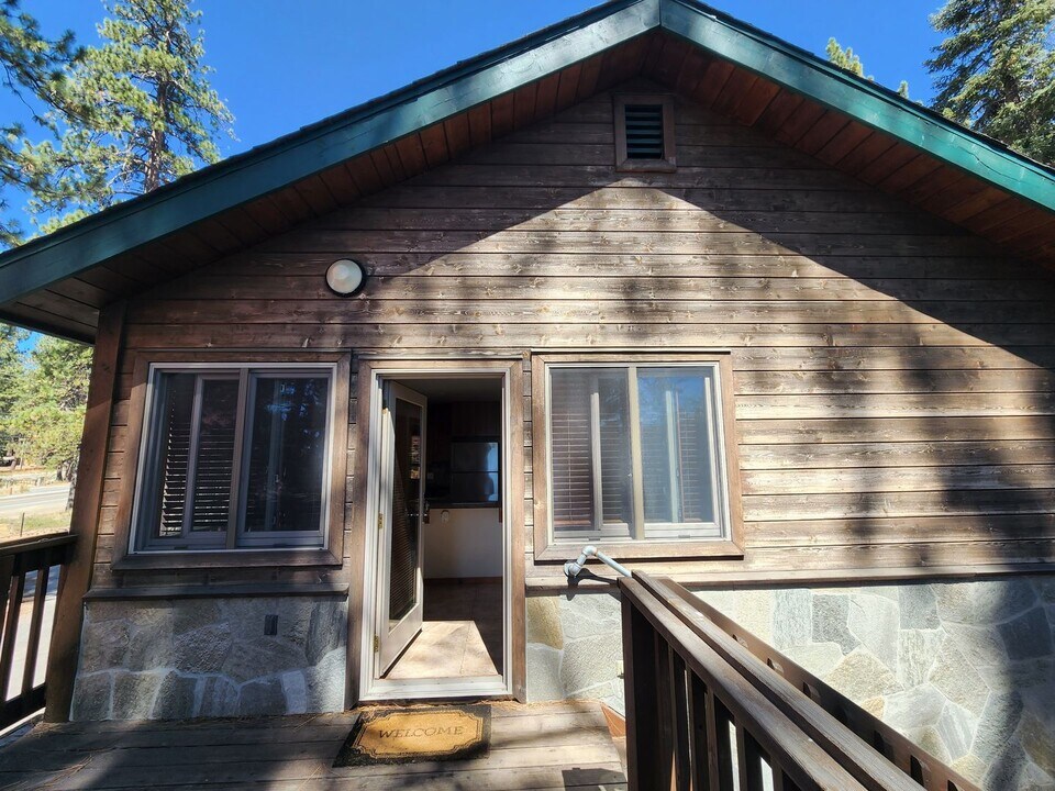 7020 Yaho Ave in Tahoe Vista, CA - Building Photo