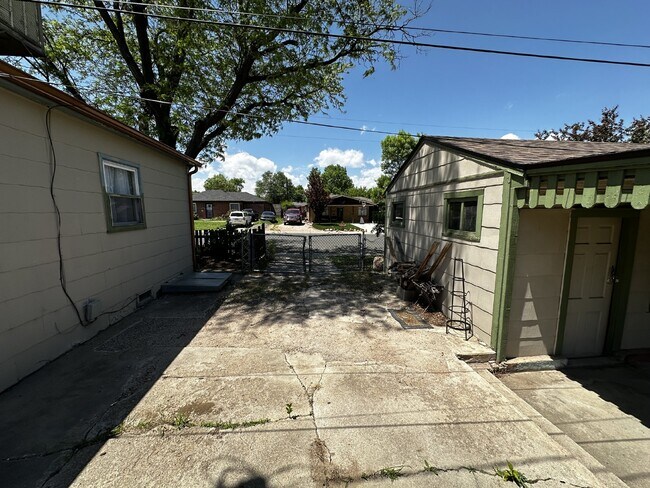 property at 1395 W Center Ave