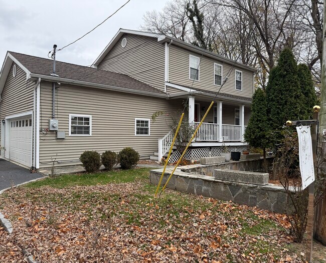 70 Renwick Pl in Bridgeport, CT - Building Photo - Building Photo