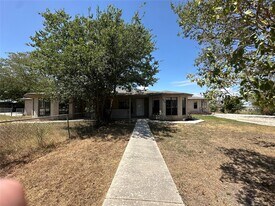 148 Discovery Ln in San Marcos, TX - Building Photo