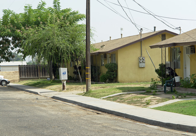 116-174 N Sunset Ave in Reedley, CA - Building Photo - Building Photo