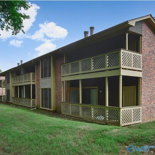 4987 7 Pine Cir