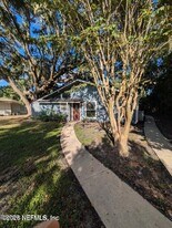 10123 Leisure Ln N in Jacksonville, FL - Building Photo