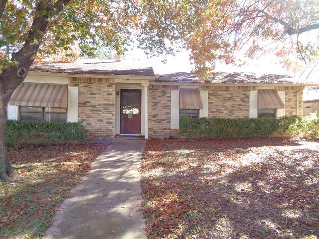 7318 Long Canyon Trail in Dallas, TX - Foto de edificio