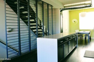 516 E Ames Pl in Phoenix, AZ - Foto de edificio - Building Photo