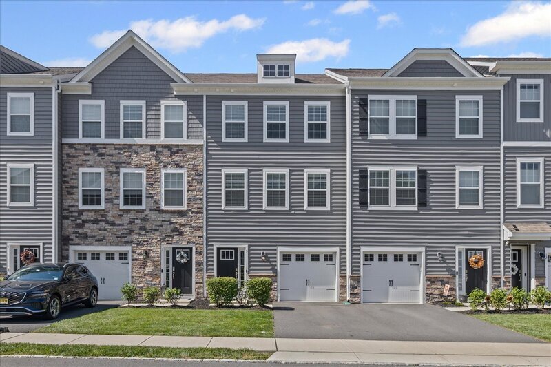 9 Venice Ln in Mount Laurel, NJ - Building Photo