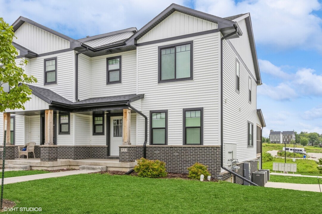 927 Aiden St in Iowa City, IA - Building Photo