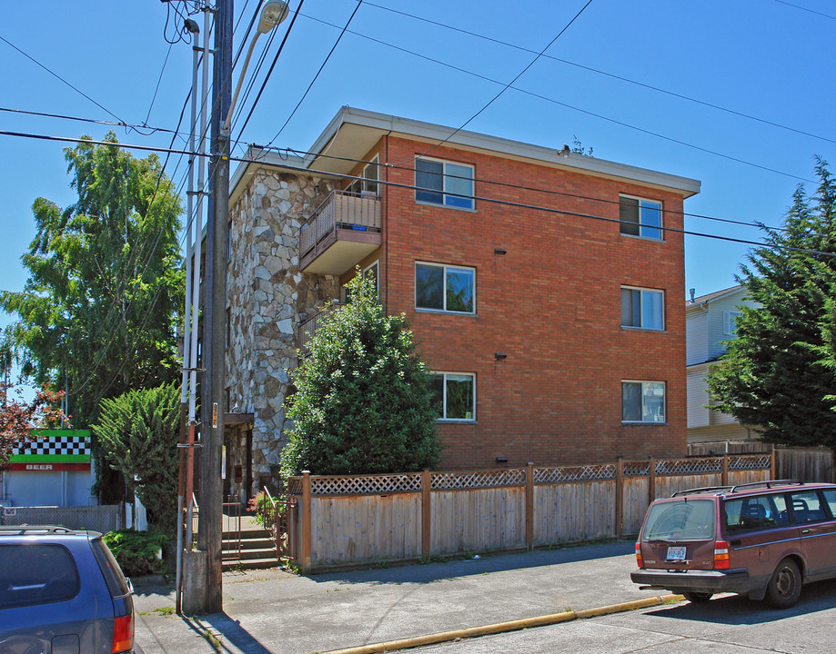 Ballard Brick Apartments in Seattle, WA - Building Photo