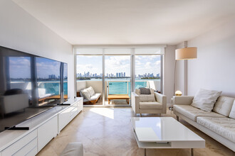 1200 West Ave, Unit #526 in Miami Beach, FL - Building Photo - Building Photo