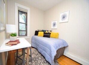 217 Boylston St, Unit #2 in Boston, MA - Building Photo - Building Photo