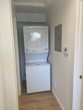 22261 Haynes St in Canoga Park, CA - Building Photo - Building Photo