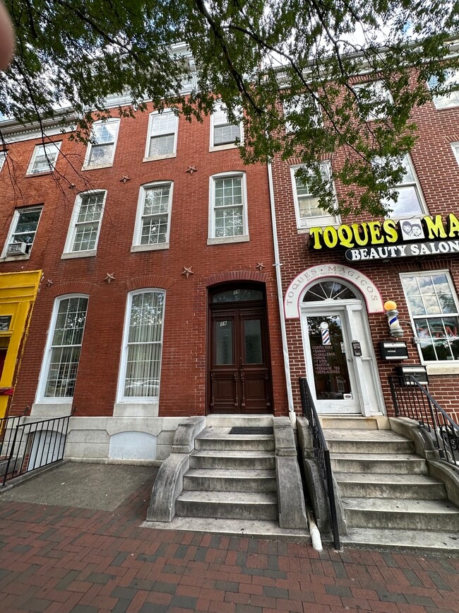 19 Broadway S, Unit 1