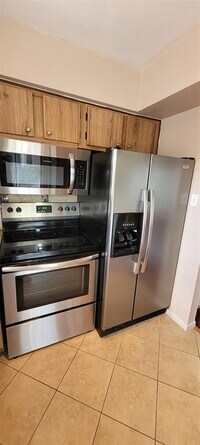 1818 Augusta Dr photo'