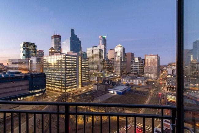 500 E Grant St in Minneapolis, MN - Foto de edificio - Building Photo