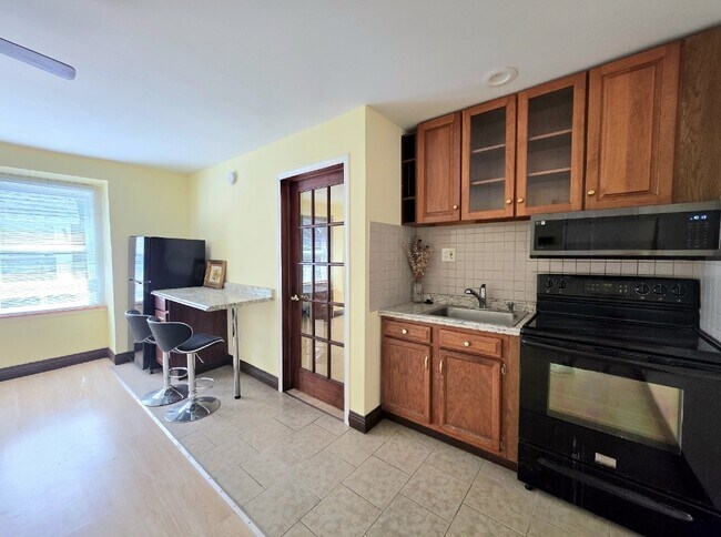 830 S 49th St, Unit 3F in Philadelphia, PA - Building Photo - Building Photo