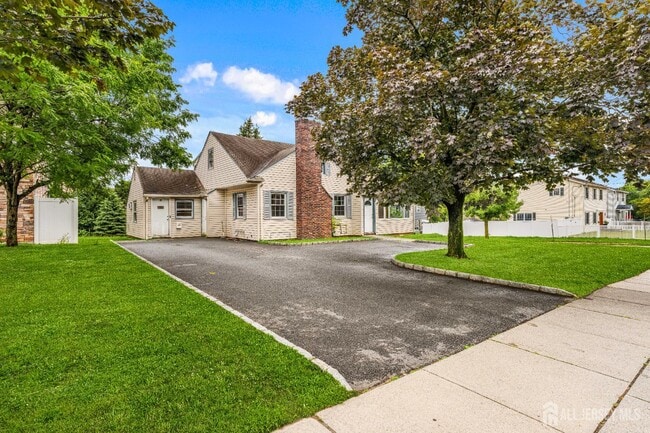 215 Middlesex Turnpike in Woodbridge Township, NJ - Building Photo - Building Photo