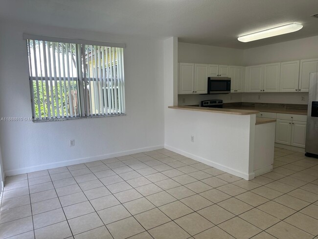1490 NE 33rd Ave in Homestead, FL - Foto de edificio - Building Photo