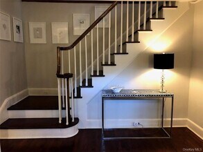 3 Forest Ln in Scarsdale, NY - Building Photo - Building Photo