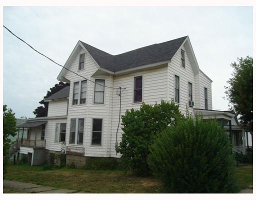 146 E Second St in Oswego, NY - Building Photo