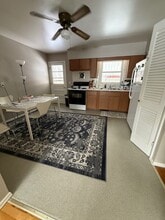 7 Apple Blossom Ln in Albany, NY - Building Photo - Building Photo