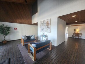 2579 Countryside Blvd in Clearwater, FL - Building Photo - Building Photo