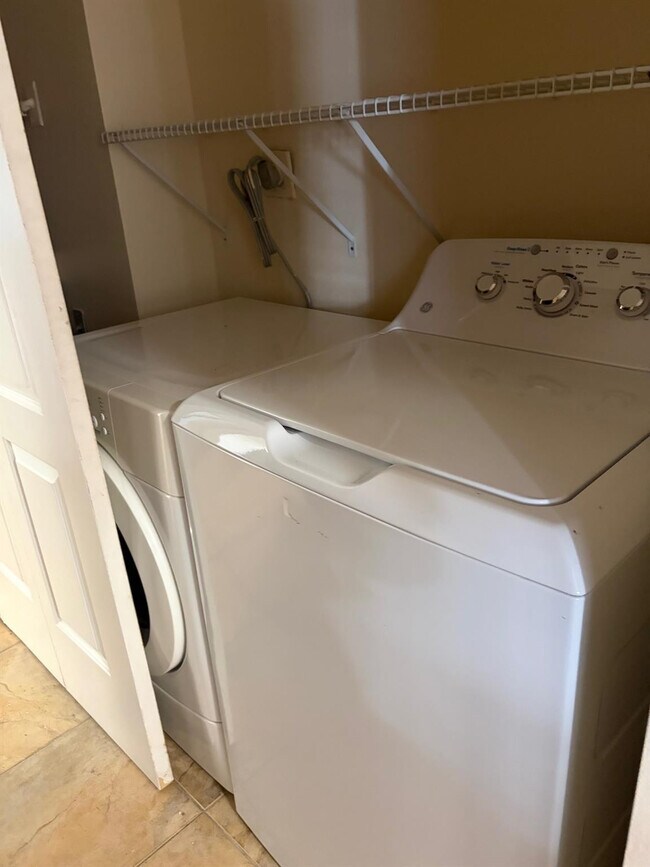 3590 Blue Lake Dr in Pompano Beach, FL - Building Photo - Building Photo