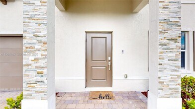 2333 SE 28th St in Homestead, FL - Building Photo - Building Photo