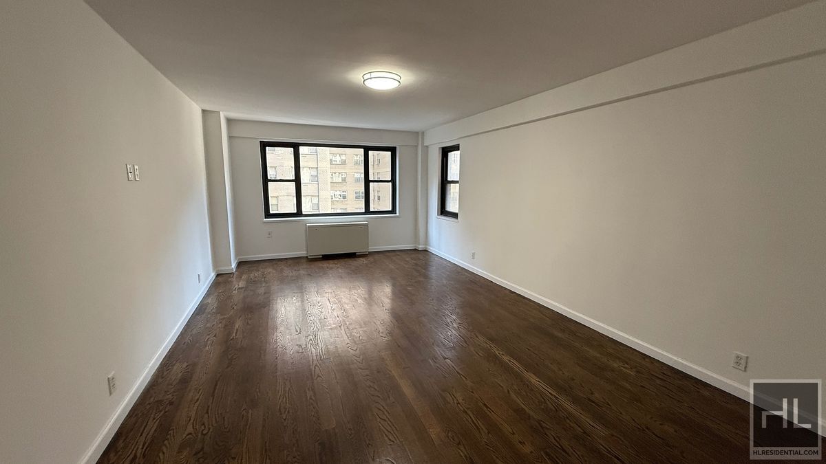 EAST 56 STREET in New York, NY - Building Photo