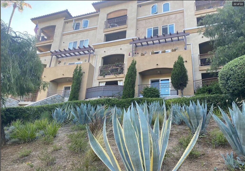 6221 Monterey Rd, Unit 103 in Los Angeles, CA - Building Photo