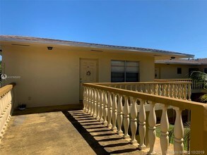 5112 Hollywood Blvd-Unit -21 in Hollywood, FL - Building Photo - Building Photo