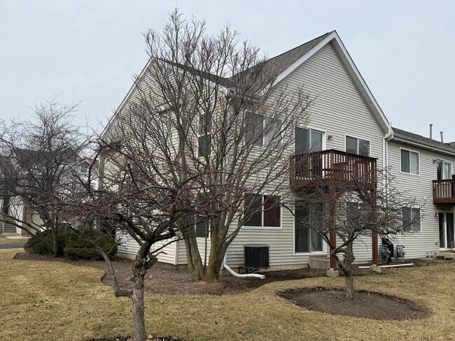 3031 Saganashkee Ln in Naperville, IL - Building Photo - Building Photo