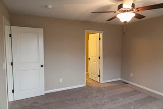 3620 Chardonnay Ct in Normal, IL - Building Photo - Building Photo