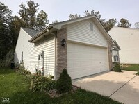 8312 Lake Tree Ln in Indianapolis, IN - Foto de edificio - Building Photo