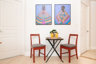 18 Yonge St, Unit SI ID1403779P in Toronto, ON - Building Photo - Building Photo