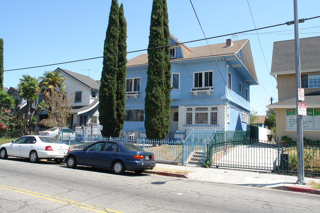 2660 James M Wood Blvd in Los Angeles, CA - Building Photo - Building Photo