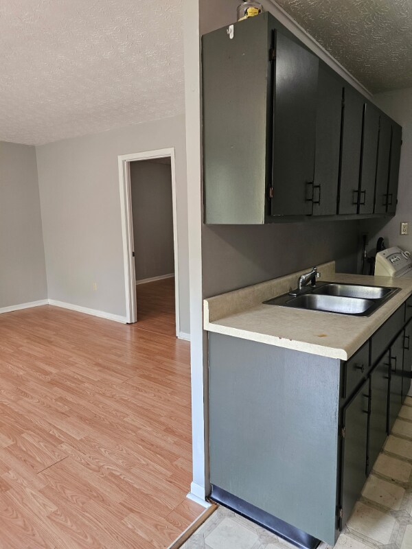 165 Midway Dr, Unit A in Oliver Springs, TN - Foto de edificio - Building Photo