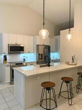 14821 SW 125th Pl in Miami, FL - Foto de edificio - Building Photo