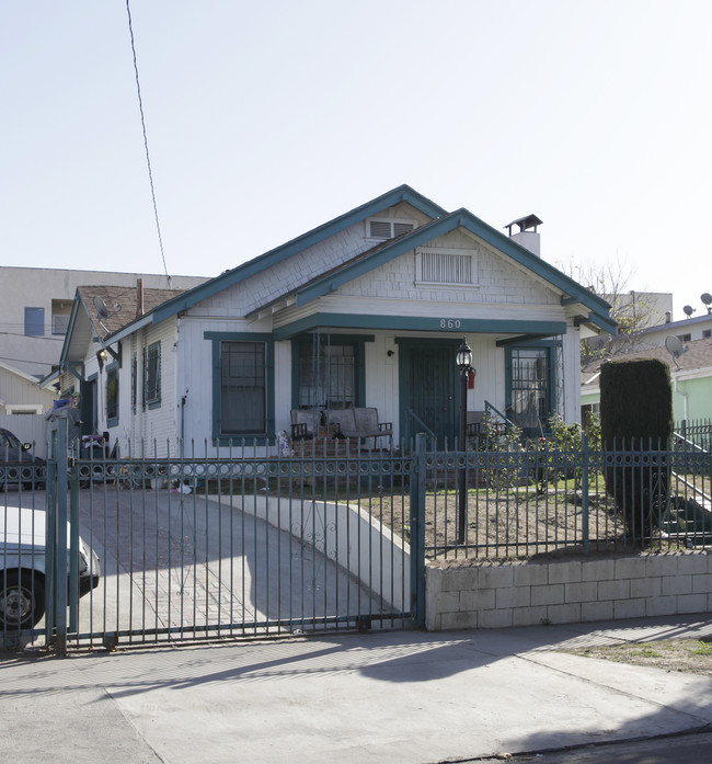 856-860 N Madison Ave in Los Angeles, CA - Foto de edificio - Building Photo