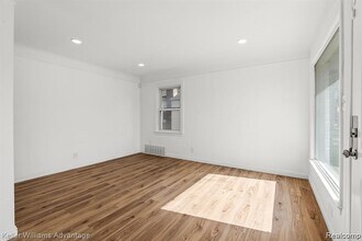 20558 Oakfield Ave in Detroit, MI - Building Photo - Building Photo