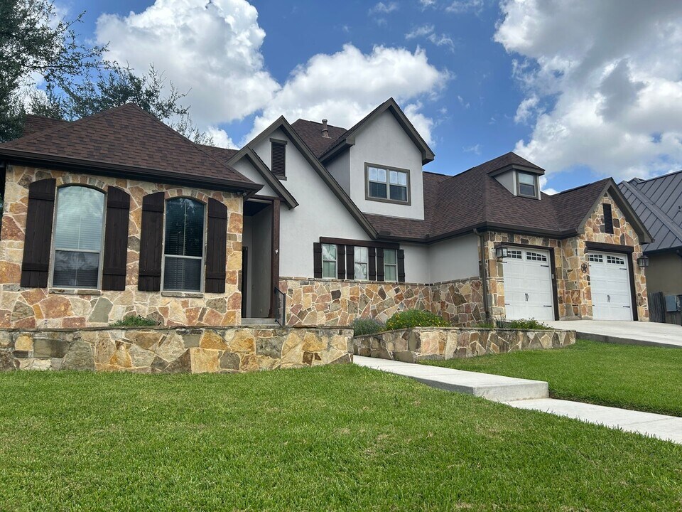 406 Williams Way in New Braunfels, TX - Building Photo