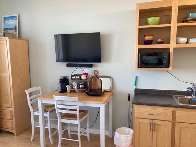 39 Brown Ave in Hampton, NH - Foto de edificio - Building Photo