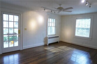 2544 Peachtree Rd NW in Atlanta, GA - Building Photo - Building Photo