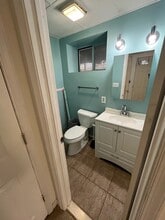 17101 Clear Creek Dr in Silver Spring, MD - Foto de edificio - Building Photo