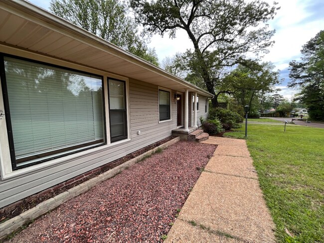 property at 1207 Southdown Pkwy