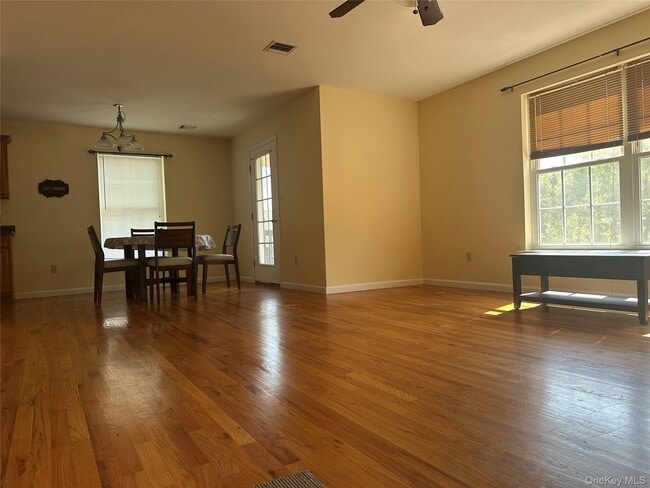 105 N Montgomery St in Walden, NY - Building Photo - Building Photo