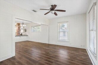 900 S Division St in Lake Charles, LA - Building Photo - Building Photo