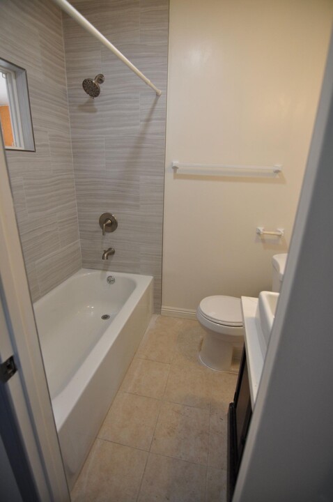 2536 Delta Ave, Unit A in Long Beach, CA - Foto de edificio